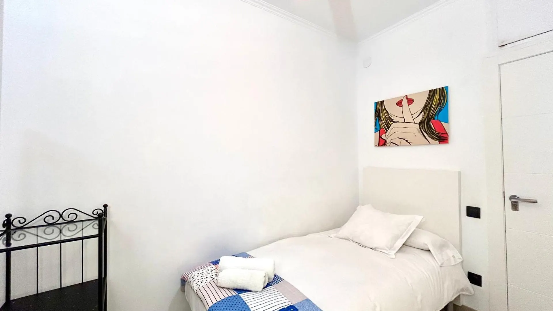 Apartment Sagrera Barcelona 0*,  Spanien